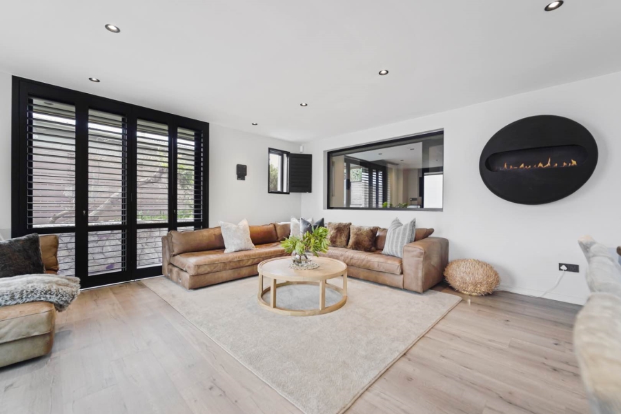 5 Bedroom Property for Sale in Bakoven Western Cape